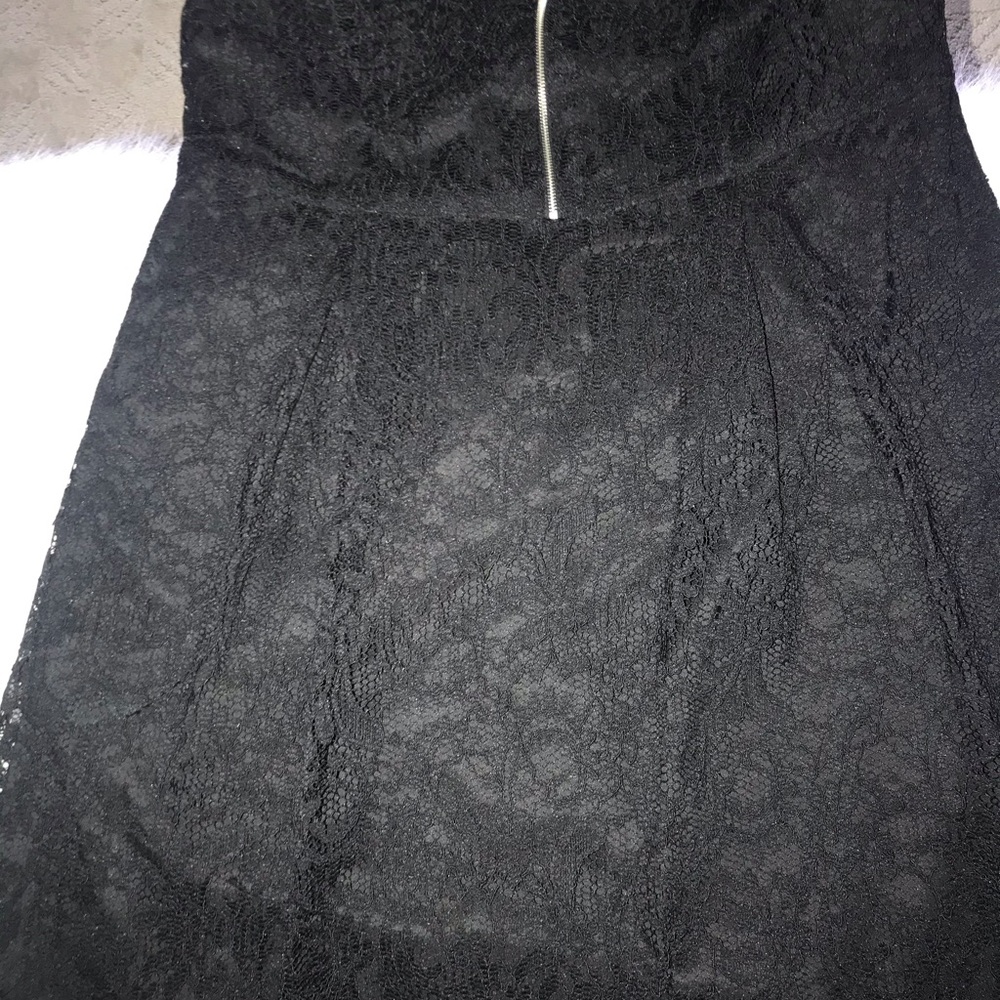 Express dress - Picture 2 of 3